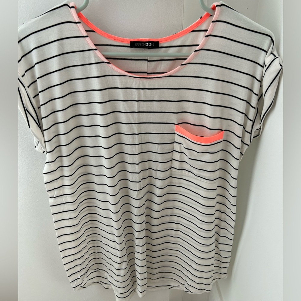 Woman’s tee. Cute details!